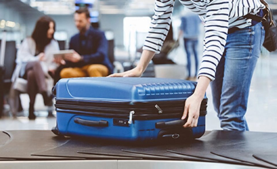 Illustration promoting baggage insurance.